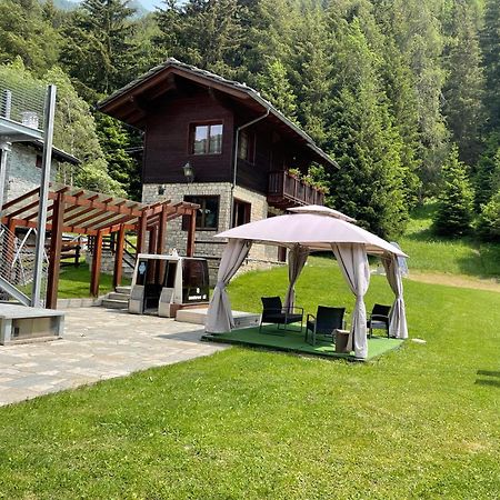 Hotel Le Petit Abri Champoluc Exteriör bild